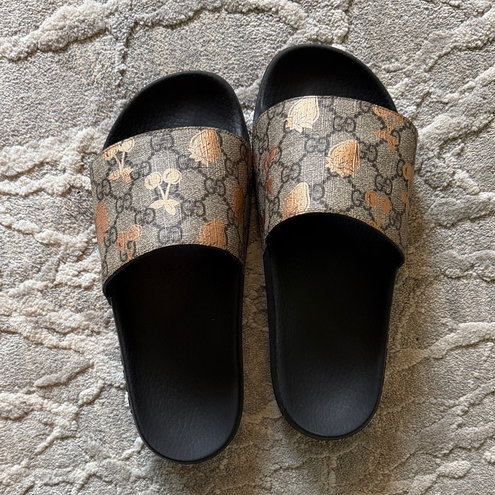 Gucci Black and Tan Patterned Slides